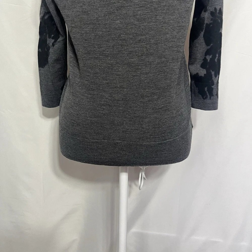 Talbots Size Mp Gray Black Floral Print Merino Wool 3/4 Sleeve Cardigan Sweater